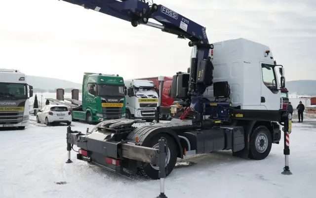 RENAULT PREMIUM LANDER 460 DXI / 4x2 / HDS FASSI F275A 2.6 / WYSIEG 17 m  / STEROWANIE RADIOWE 