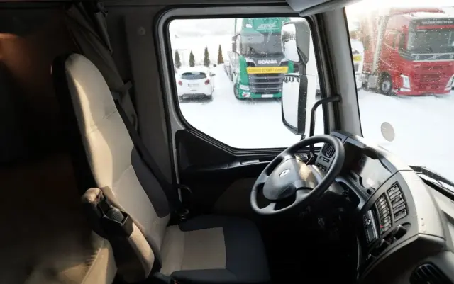 RENAULT PREMIUM LANDER 460 DXI / 4x2 / HDS FASSI F275A 2.6 / WYSIEG 17 m  / STEROWANIE RADIOWE 