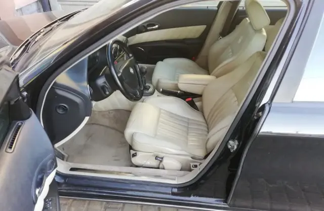 ALFA ROMEO 166 