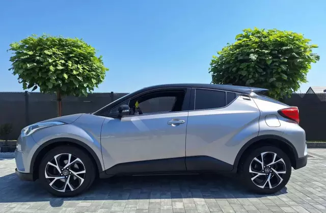 TOYOTA C-HR 
