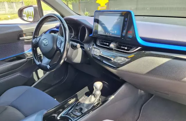 TOYOTA C-HR 