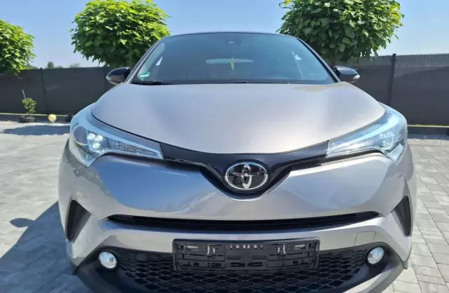 TOYOTA C-HR 