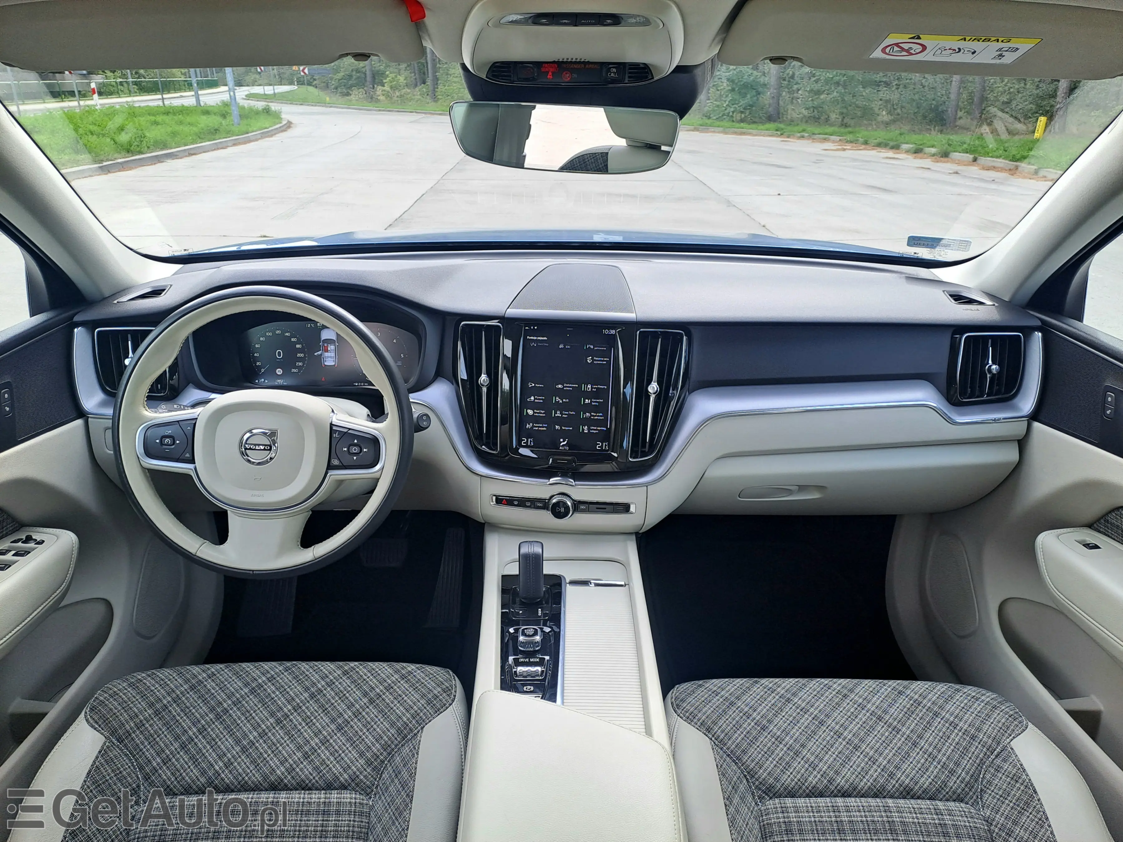 VOLVO Xc 60 Momentum Pro AWD