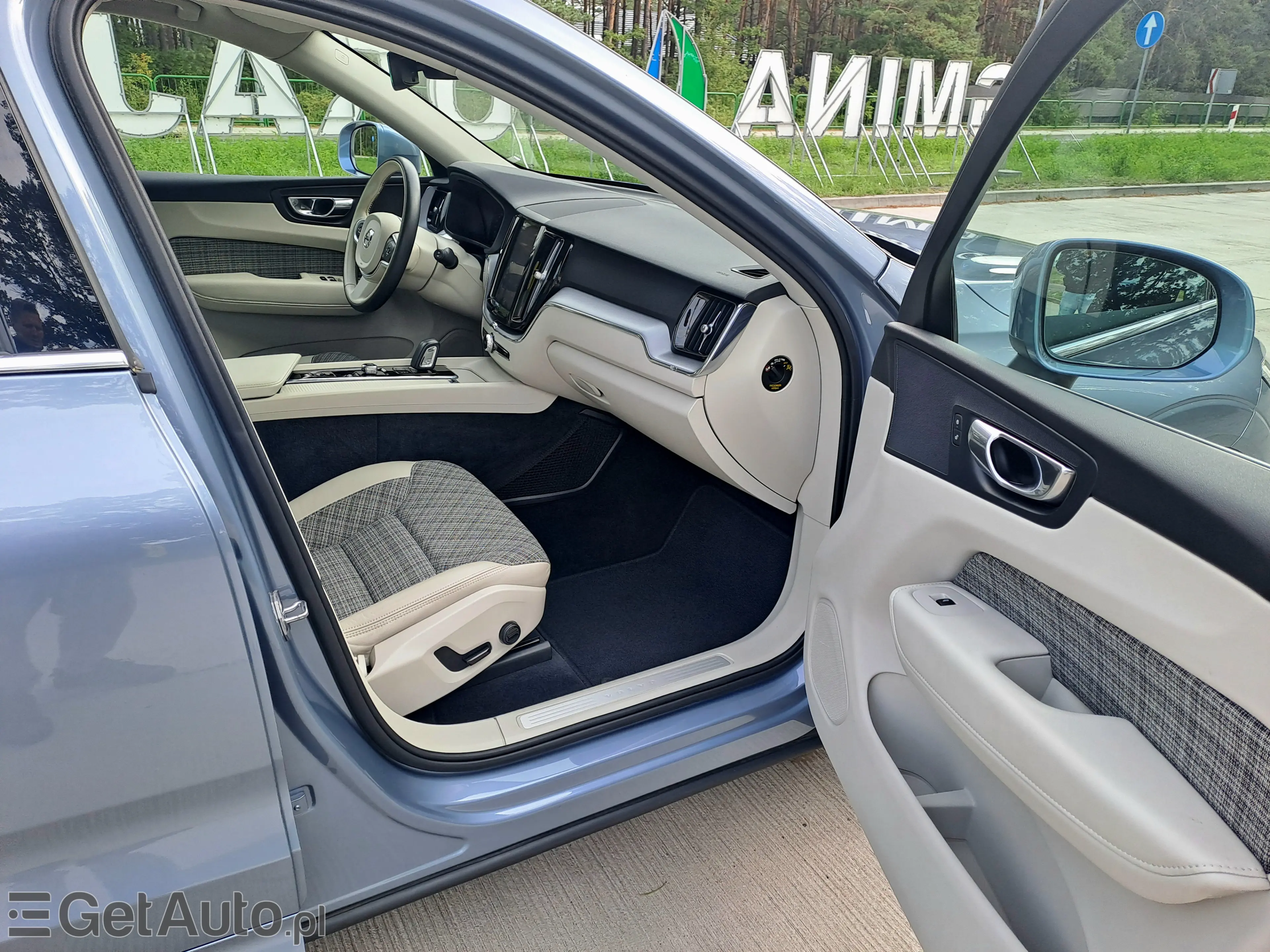 VOLVO Xc 60 Momentum Pro AWD