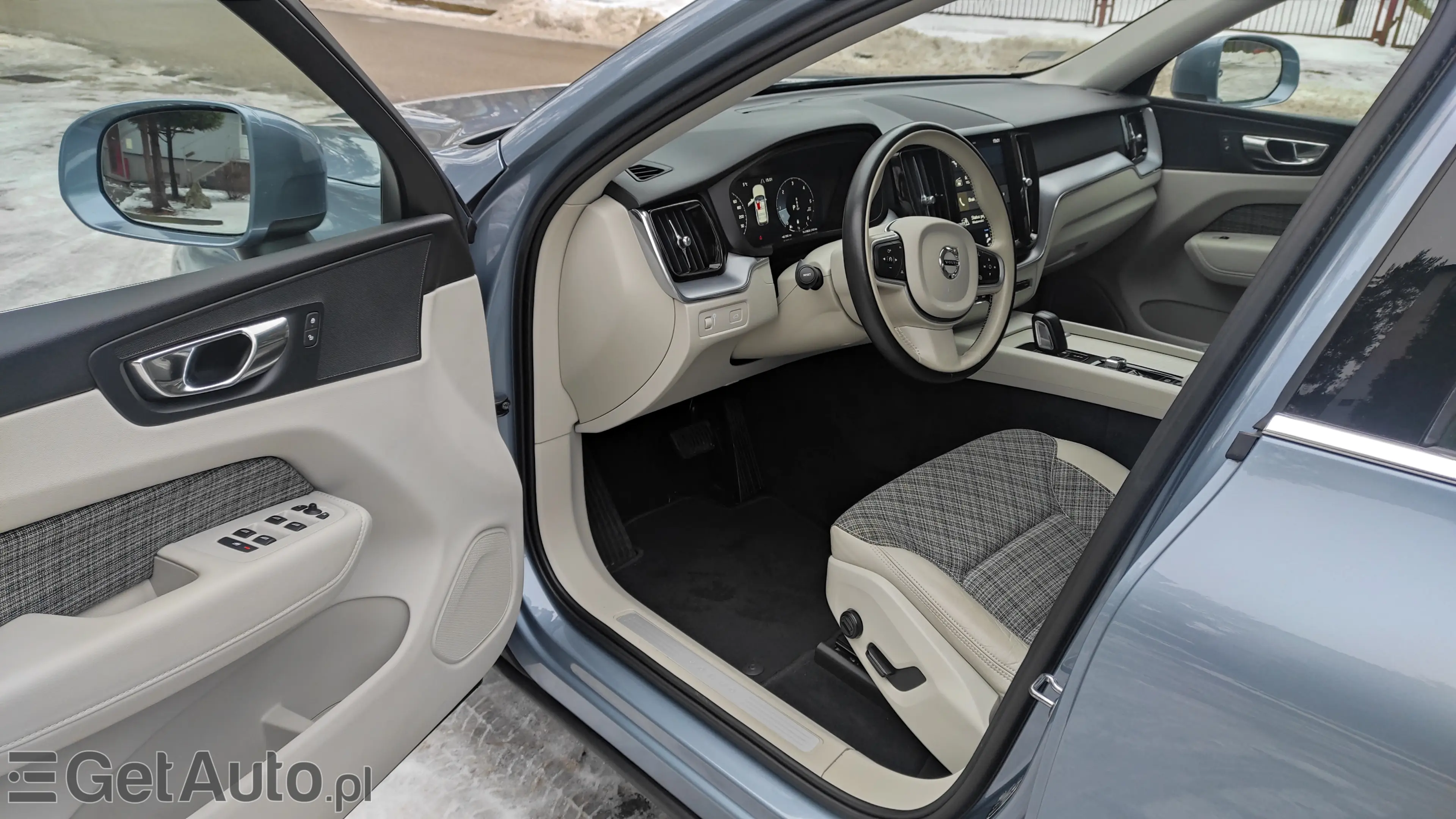 VOLVO Xc 60 Momentum Pro AWD