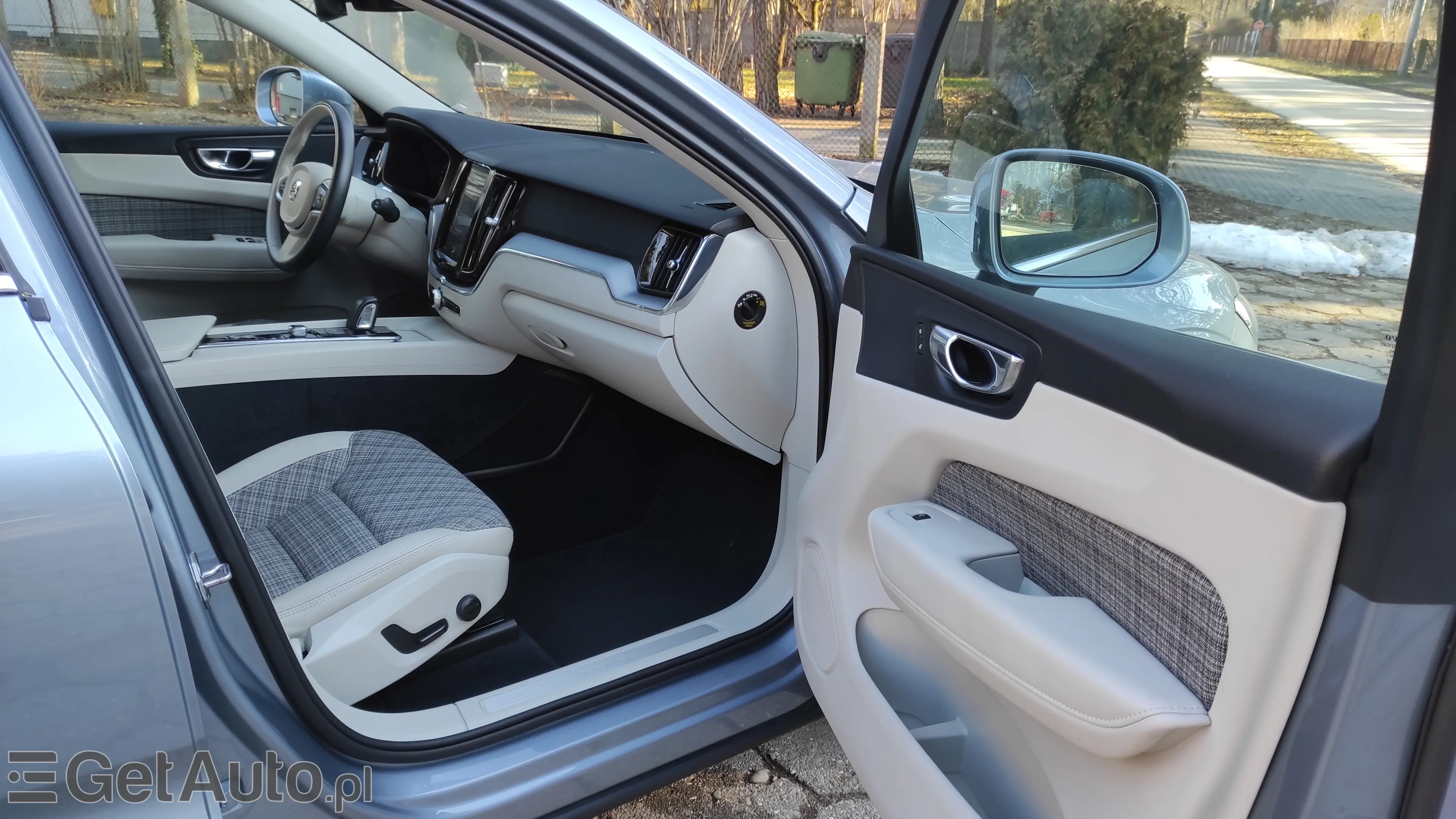 VOLVO Xc 60 Momentum Pro AWD