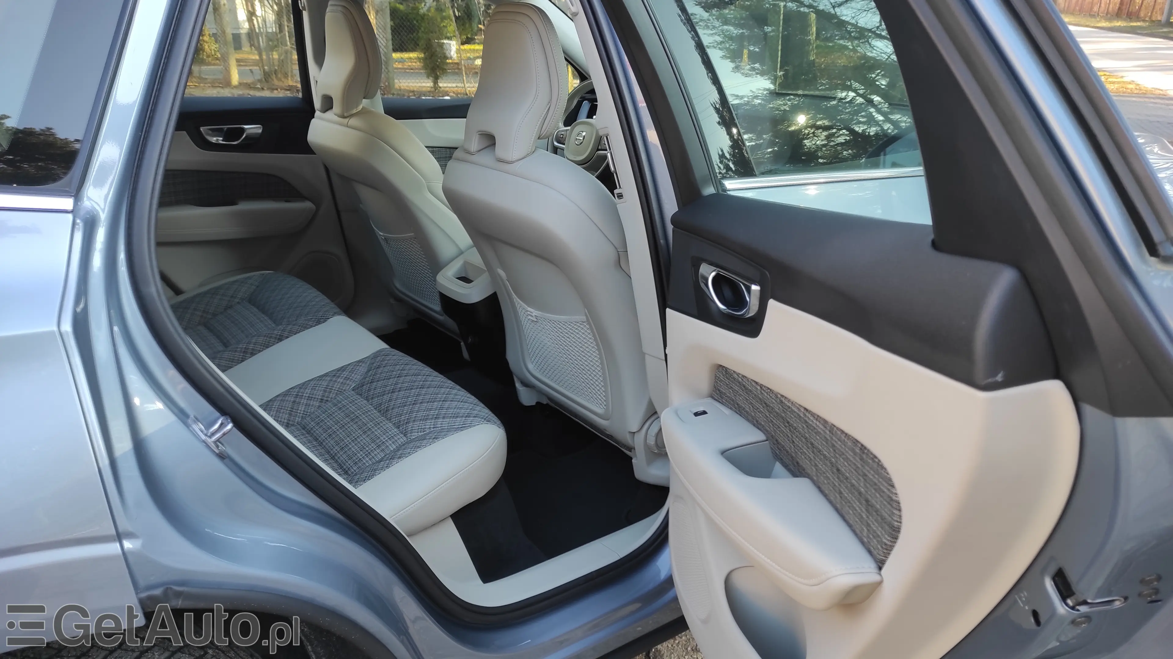 VOLVO Xc 60 Momentum Pro AWD