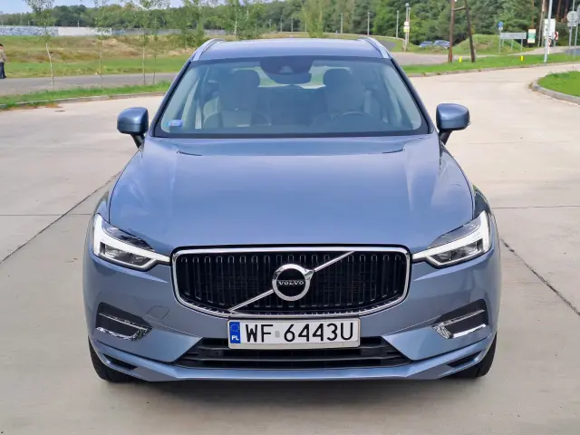 VOLVO Xc 60 Momentum Pro AWD