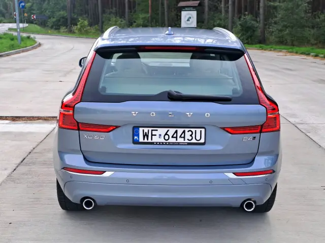 VOLVO Xc 60 Momentum Pro AWD