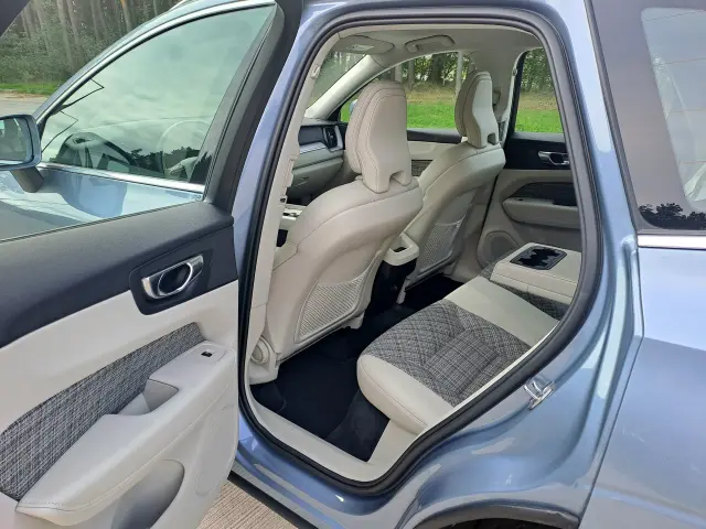 VOLVO Xc 60 Momentum Pro AWD