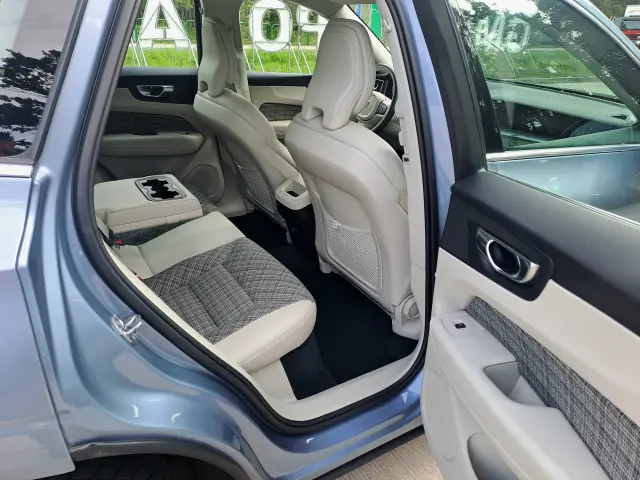 VOLVO Xc 60 Momentum Pro AWD