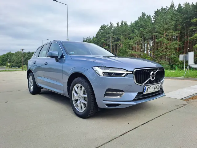 VOLVO Xc 60 Momentum Pro AWD