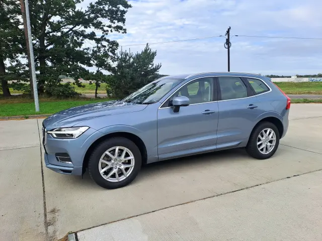 VOLVO Xc 60 Momentum Pro AWD