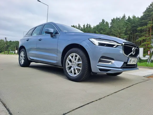 VOLVO Xc 60 Momentum Pro AWD