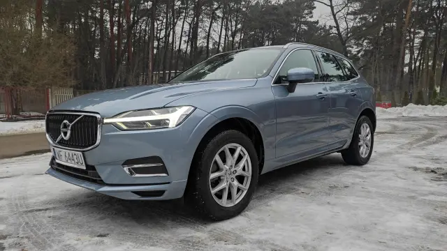 VOLVO Xc 60 Momentum Pro AWD