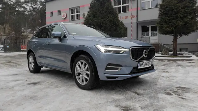 VOLVO Xc 60 Momentum Pro AWD