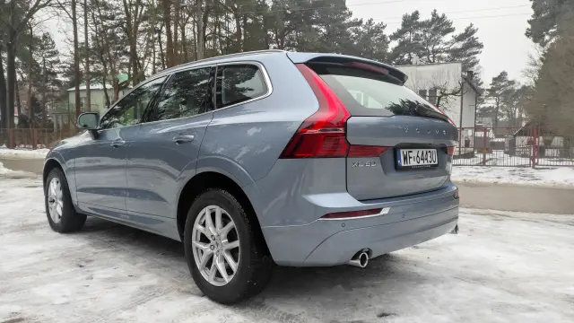 VOLVO Xc 60 Momentum Pro AWD