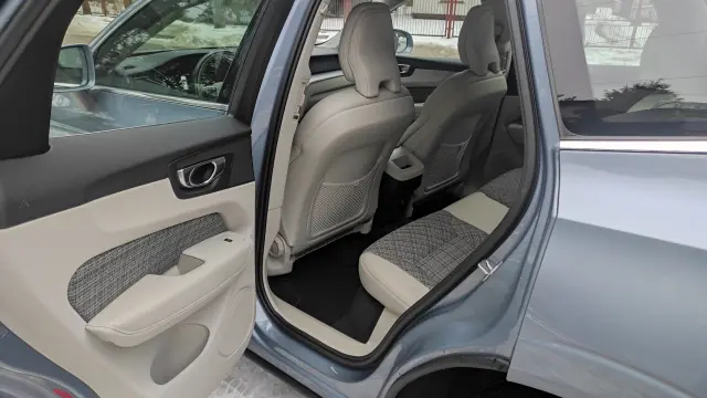 VOLVO Xc 60 Momentum Pro AWD