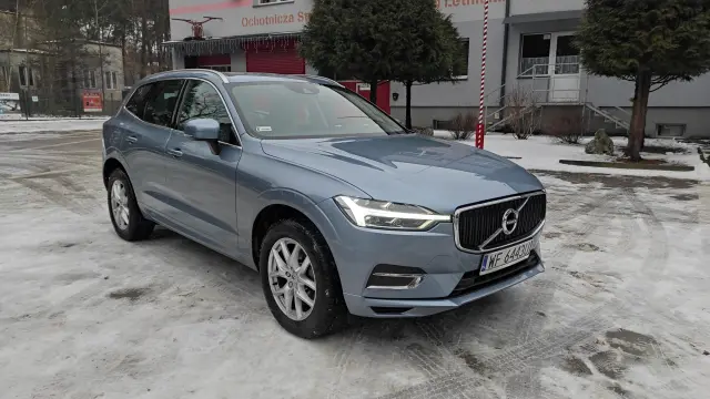 VOLVO Xc 60 Momentum Pro AWD