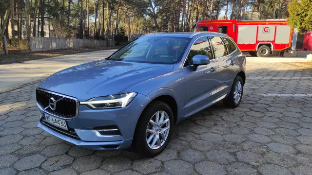 VOLVO Xc 60 Momentum Pro AWD