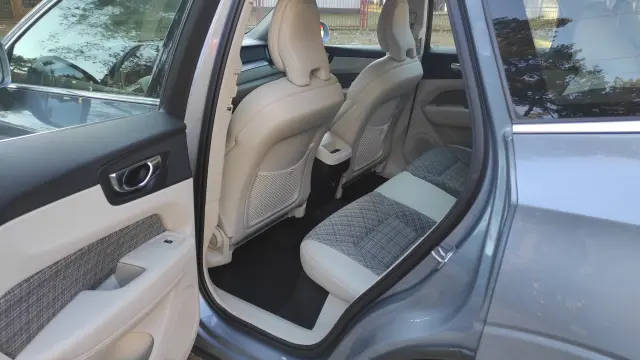 VOLVO Xc 60 Momentum Pro AWD