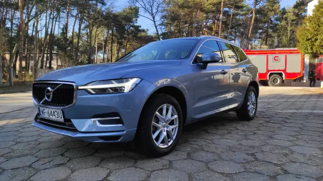VOLVO Xc 60 Momentum Pro AWD