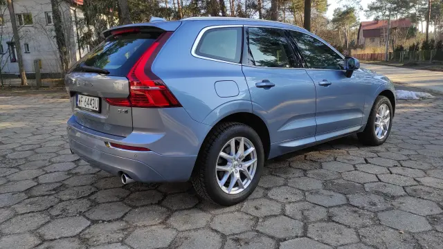 VOLVO Xc 60 Momentum Pro AWD