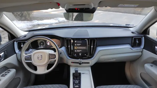 VOLVO Xc 60 Momentum Pro AWD