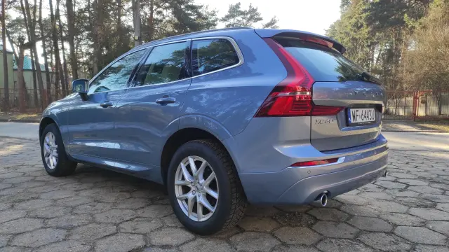 VOLVO Xc 60 Momentum Pro AWD