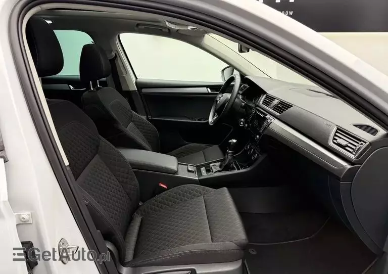 SKODA Superb 1.6 TDI Style