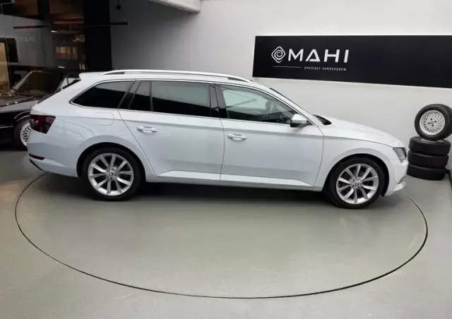 SKODA Superb 1.6 TDI Style