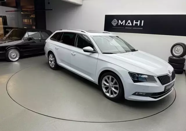 SKODA Superb 1.6 TDI Style
