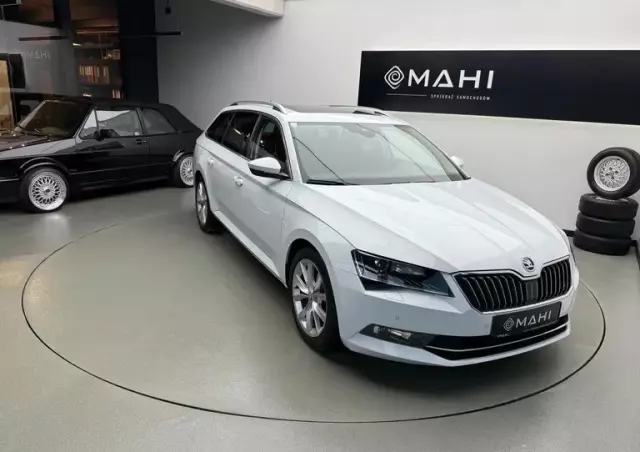 SKODA Superb 1.6 TDI Style