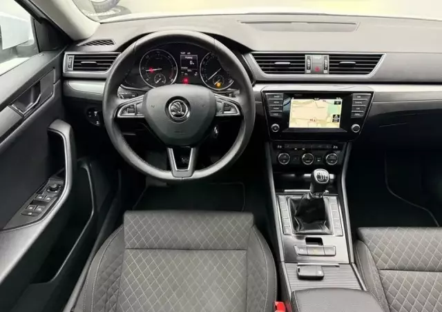 SKODA Superb 1.6 TDI Style