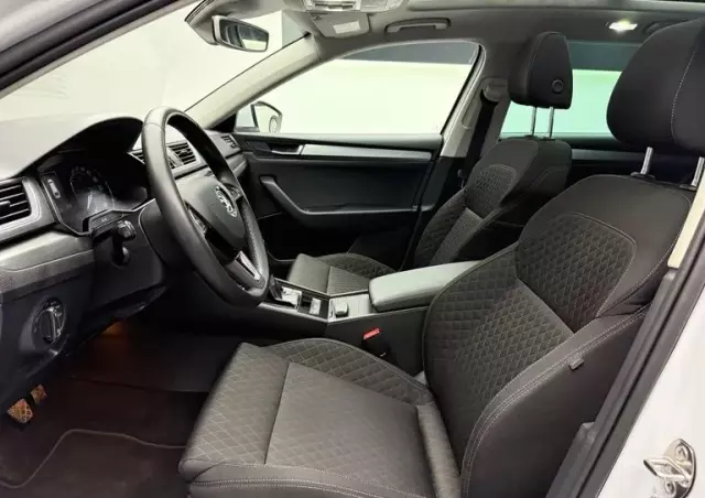 SKODA Superb 1.6 TDI Style