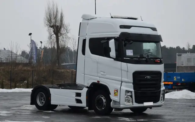 FORD F-MAX 500 / RETARDER / KLIMATYZACJA POSTOJOWA / ACC / NAWIGACJA / KLIMA / LEDY / 2 ZBIORNIKI / FULL SPILERY / 2023 / NISKI PRZEBIEG / FULL OPCJA / GWARANCJA PRODUCENTA / SERWISOWANY / SPROWADZONY 