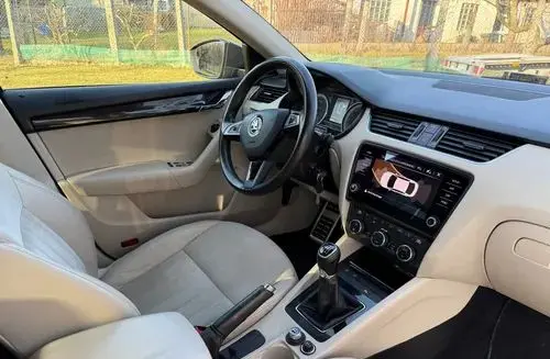 SKODA Octavia 