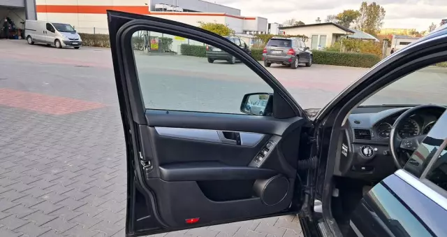 MERCEDES-BENZ Klasa C 180 T BlueEFFICIENCY 7G-TRONIC Elegance