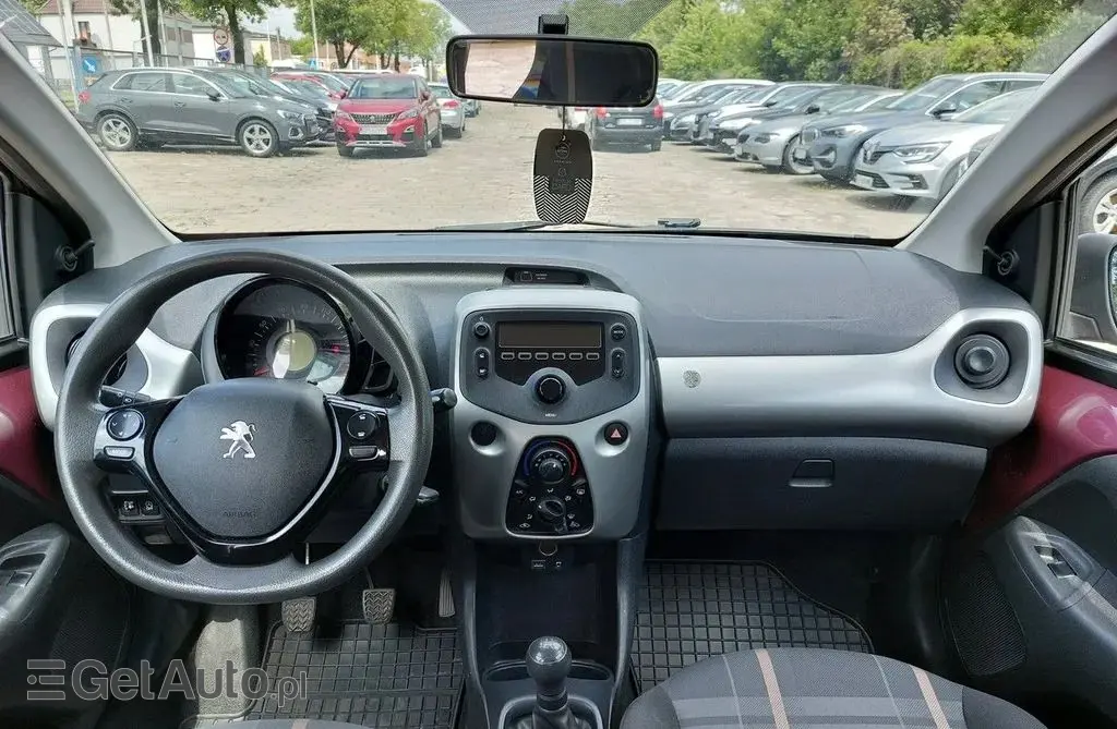 PEUGEOT 108 