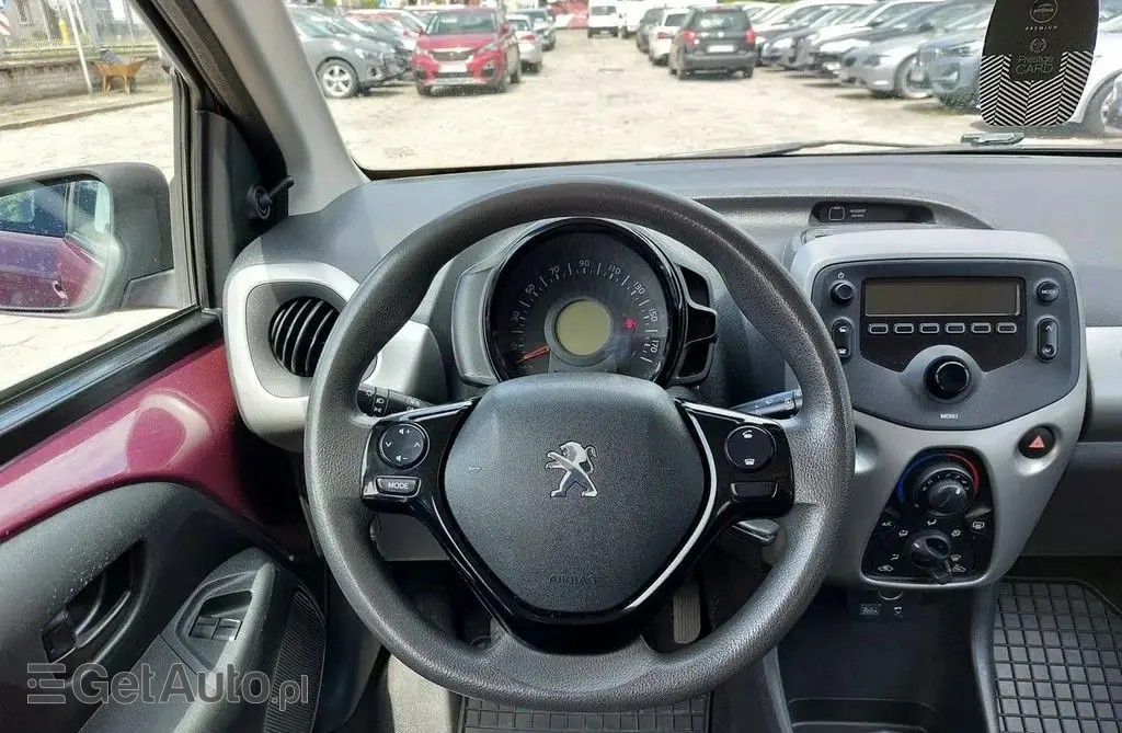 PEUGEOT 108 