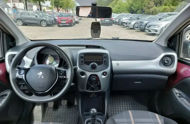 PEUGEOT 108 