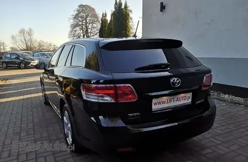 TOYOTA Avensis 