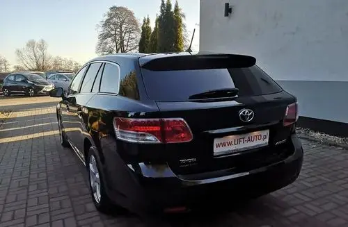 TOYOTA Avensis 