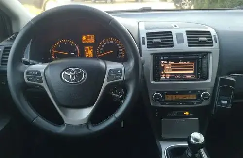 TOYOTA Avensis 