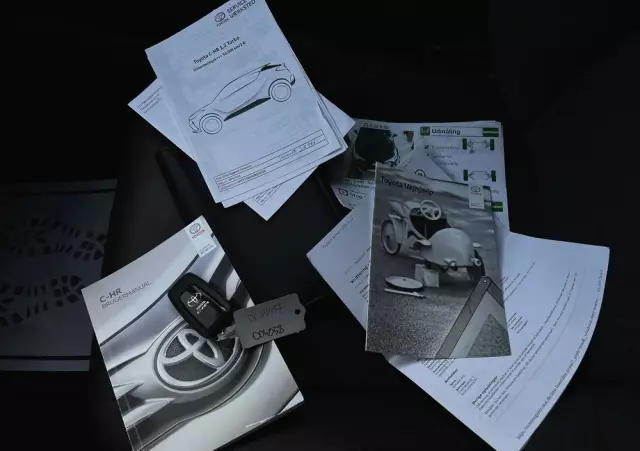 TOYOTA C-HR 1.2 T Premium