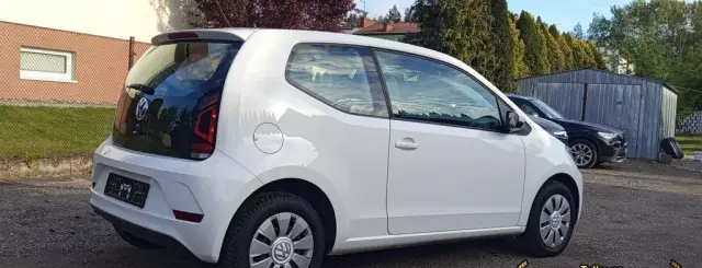 VOLKSWAGEN Up! 