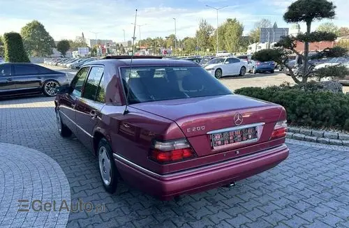 MERCEDES-BENZ 200 