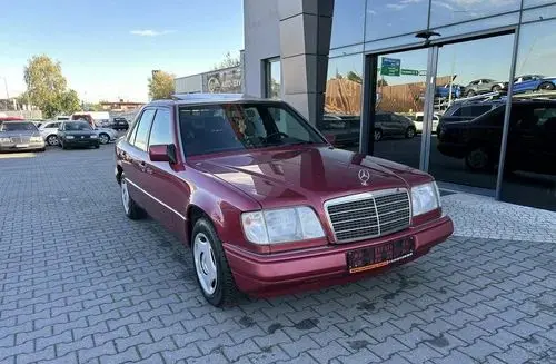 MERCEDES-BENZ 200 