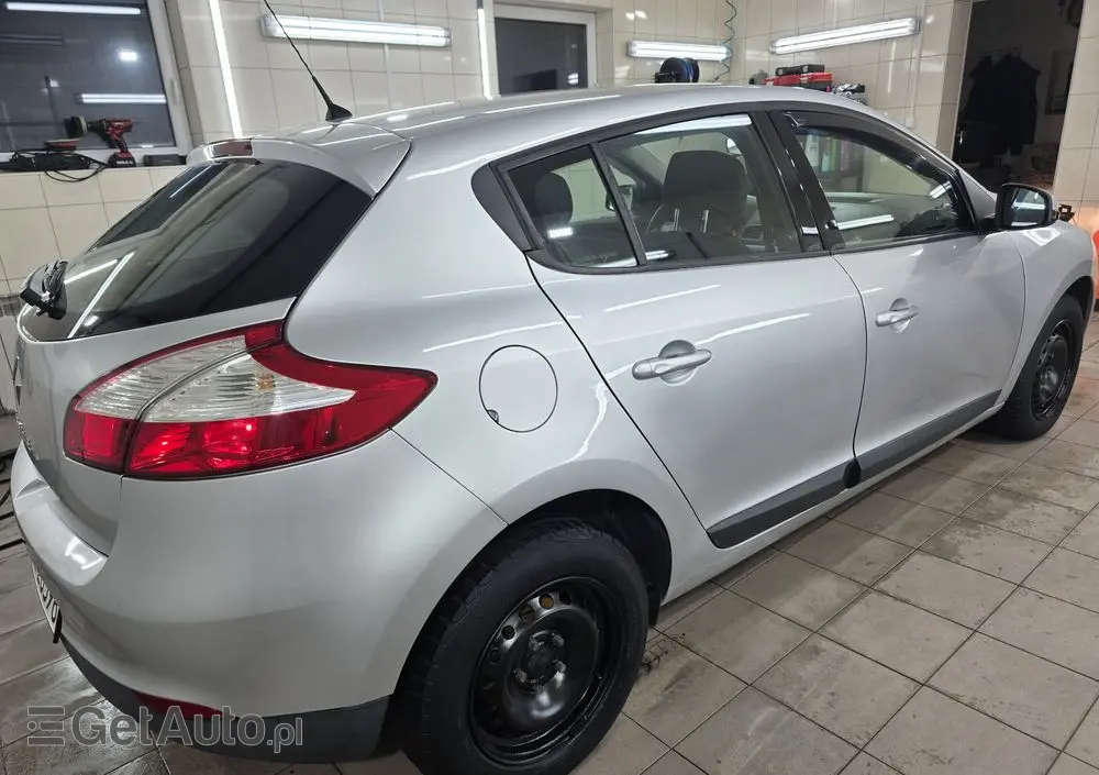 RENAULT Megane 1.6 16V 110 Dynamique