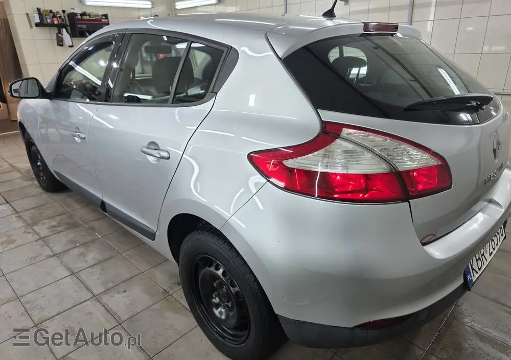 RENAULT Megane 1.6 16V 110 Dynamique
